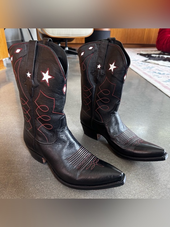 Other - Nib men’s Stallion boots in Montana goat leather with black with stars